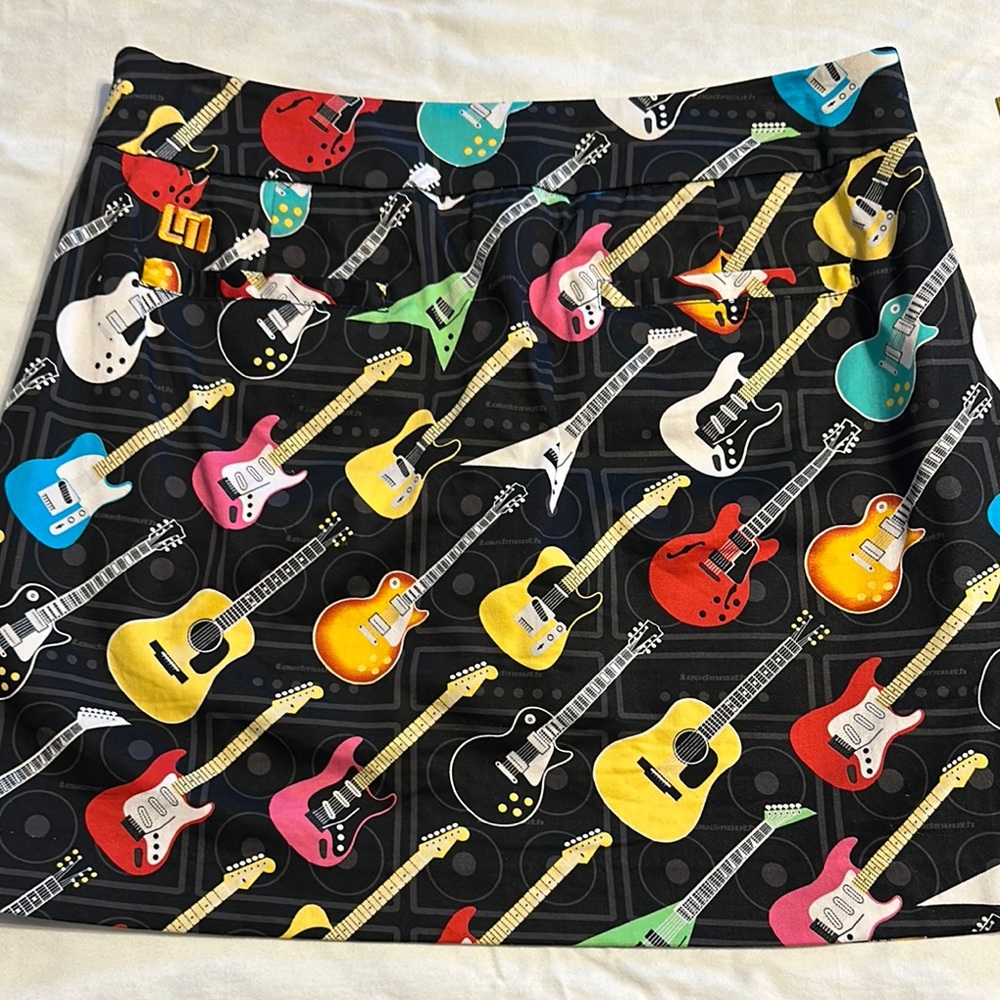 LOUDMOUTH Colorful Guitar Print Ladies Skort 4 NWOT - Picture 3 of 8